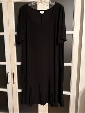 Avenue Black Midi Dress